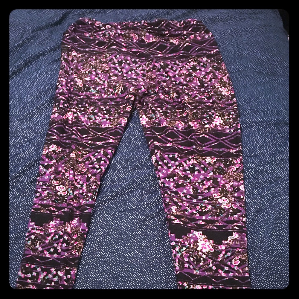 Lularoe tribal floral leggings.